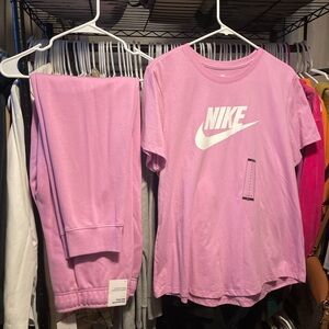 Nike Pink Logo Tee & Jogger Set – Size L (New with Tags)